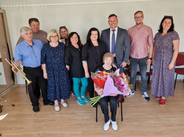 Su 90-uoju jubiliejumi pasveikinta Šeduvos mokytoja Joana Vasiliauskienė